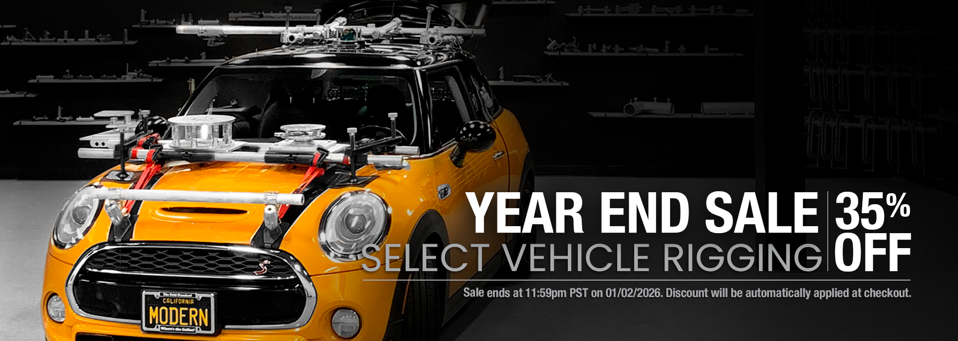 Promotional banner for a year-end sale on vehicle rigging with a yellow car and text overlay.